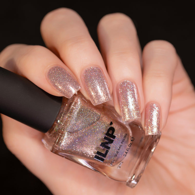 2025 Holographic Crystal Nails Trend