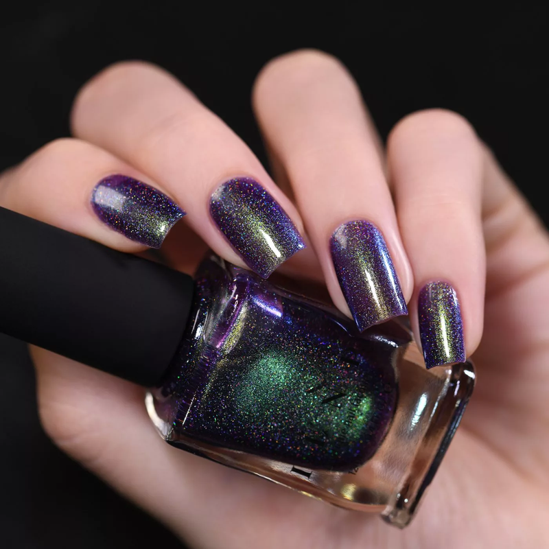 ILNP Bundled Up GREEN TO BLUE HOLOGRAPHIC DUOCHROME NAIL POLISH